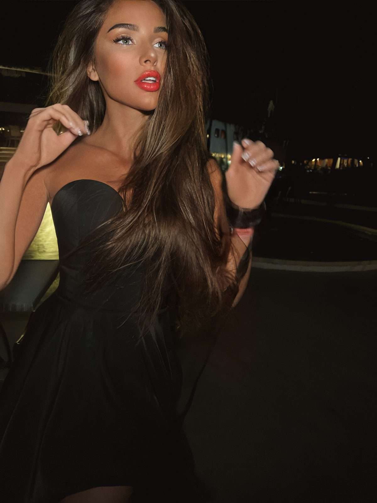 Chic Shoulder Bliss Short Dress with Circle Skirt and Corset Detail-3