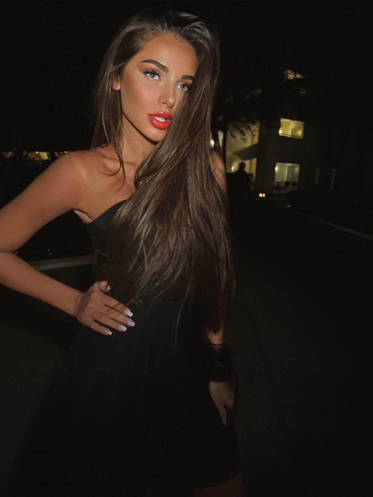 Chic Shoulder Bliss Short Dress with Circle Skirt and Corset Detail-4