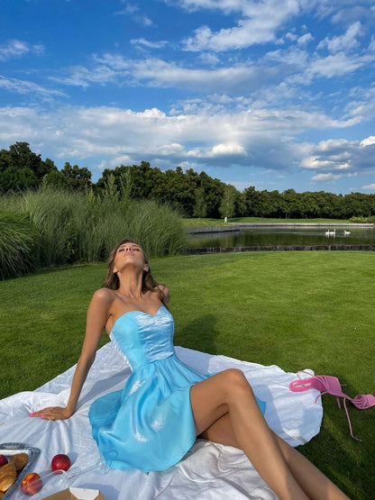 Chic Shoulder Bliss Short Dress with Circle Skirt and Corset Detail-10