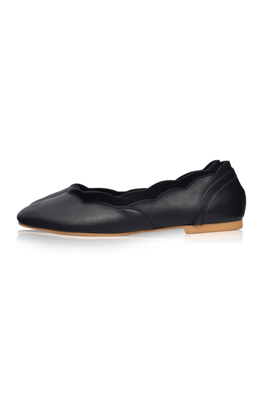 Scalloped leather edge and stitching on Milan ballet flats